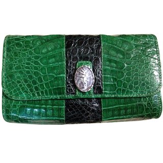 Caiman Crocodile Clutch w/Stickfrog on Halyconia Cameo Accent